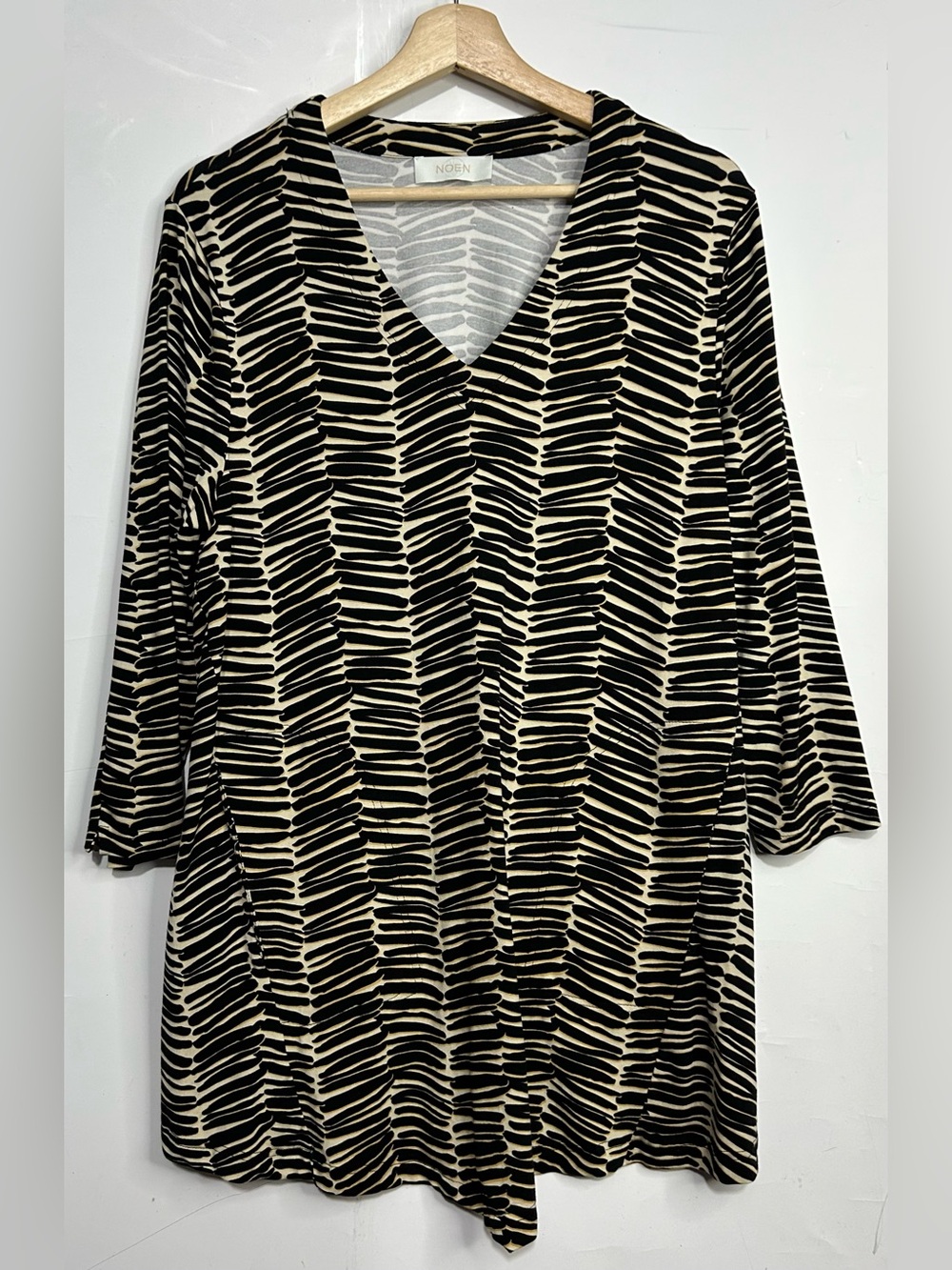 5 for $25🔥Noen Quarter Sleeve V-Neck Tunic Shirt‎ with Pockets Medium